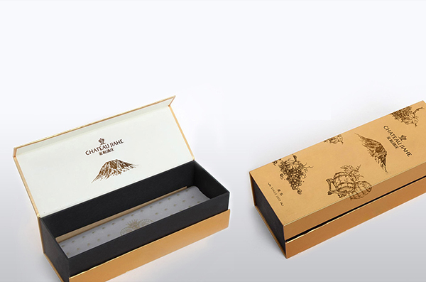  葡萄酒手提袋包裝設計中融合飛天藝術元素